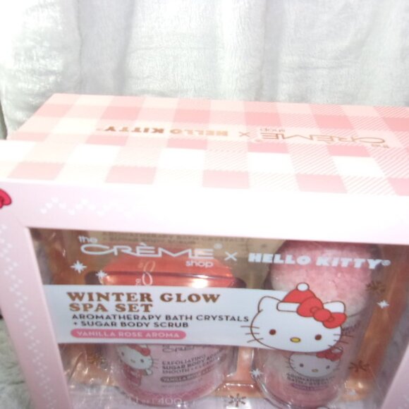 M-57 NEW SEALED THE CREME SHOP X HELLO KITTY WINTER GLOW SPA SET - Picture 3 of 8